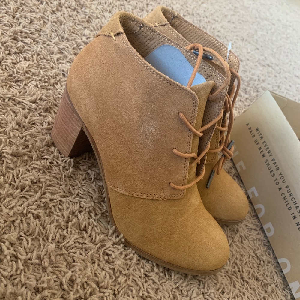 Toms Booties 8.5 NIB